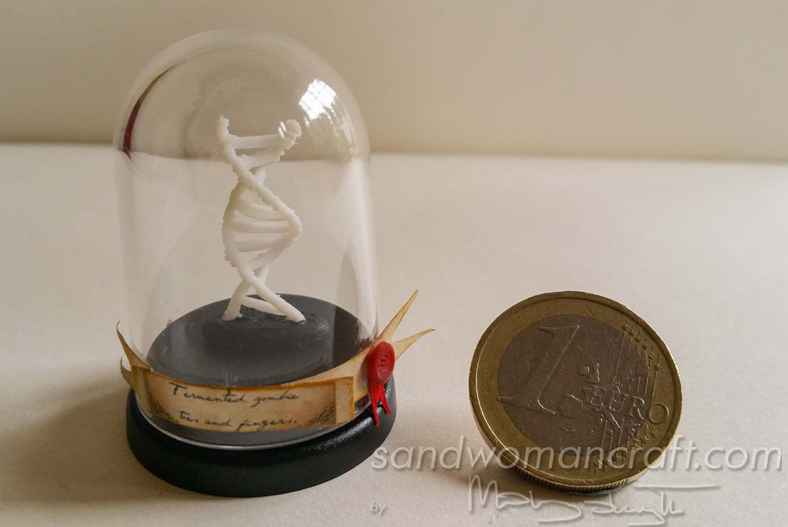 Miniature model of DNA under cloche mini dome