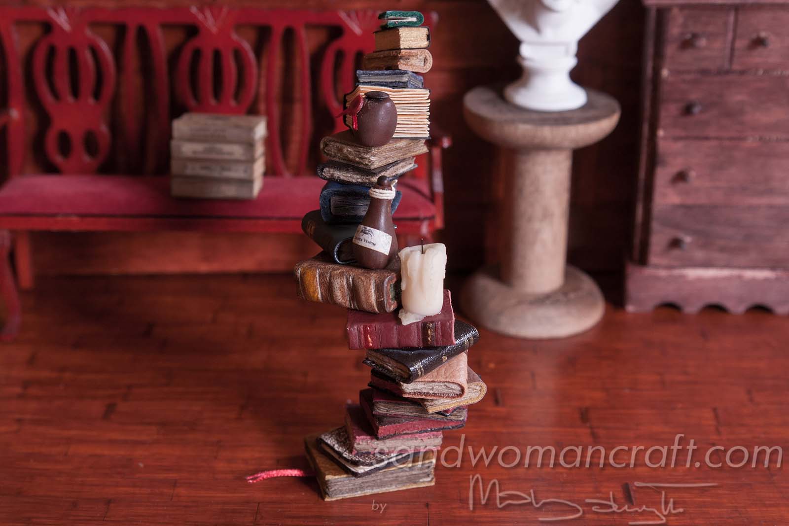 Pile/ stack/ set of 20 miniature leather books + tiny potions in 1:12 scale. Library, wizard, witch, magic setting.