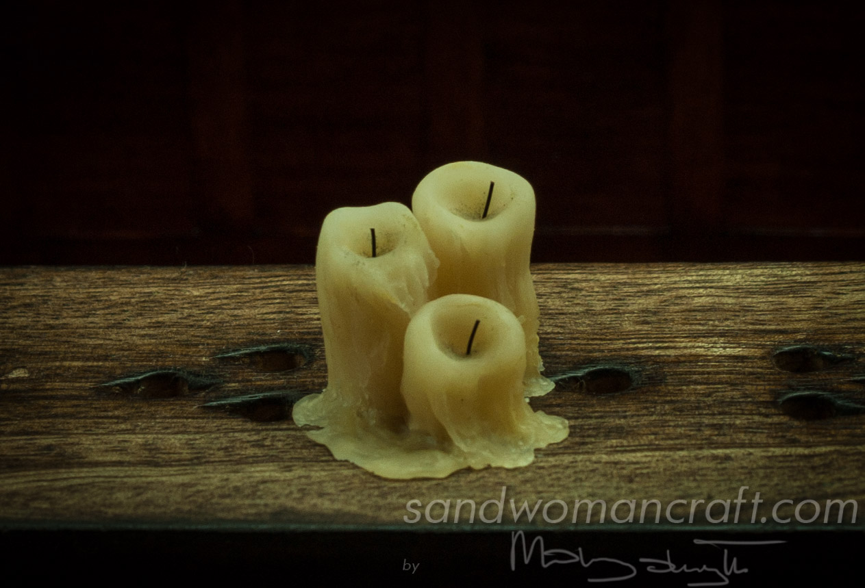 Miniature polymer clay candles 1/12 scale. Dollhouse miniatures. Old drippy candles